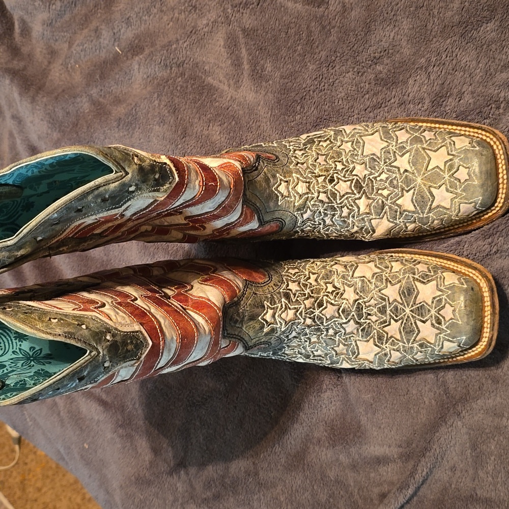 Womens corral boots 11